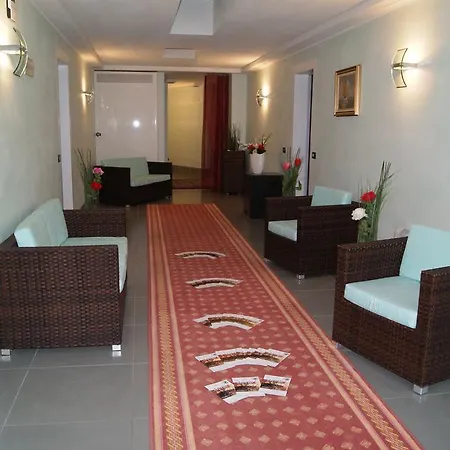 Aprilia Apartahotel 3*