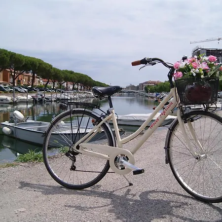 Aprilia Apartahotel