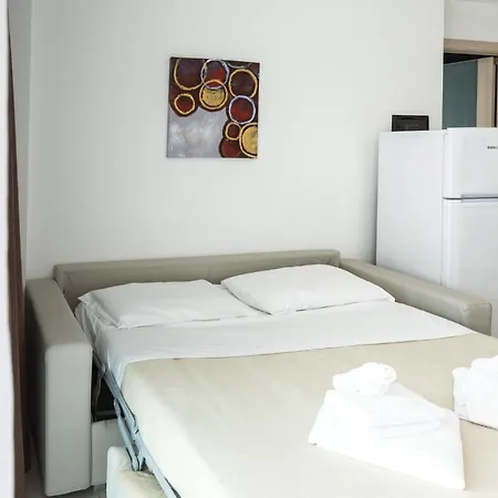 Apartahotel Aprilia 3*