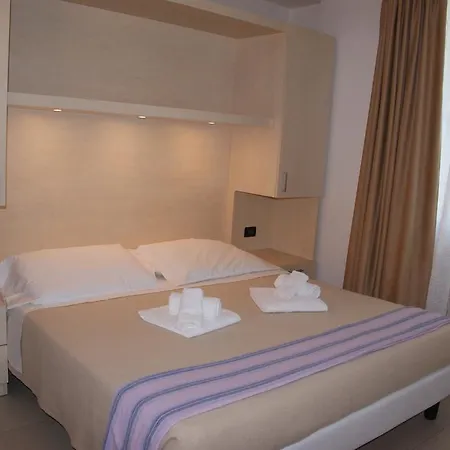 Aprilia Apartahotel 3*