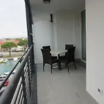 شقة فندقية Aprilia 4*